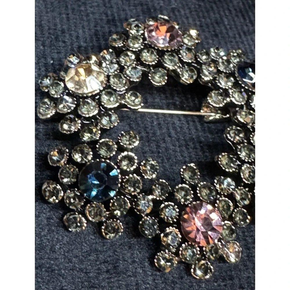 Vintage Rhinestone Wreath Brooch Multicolor Pastel Crystal‎ Floral Circle Pin